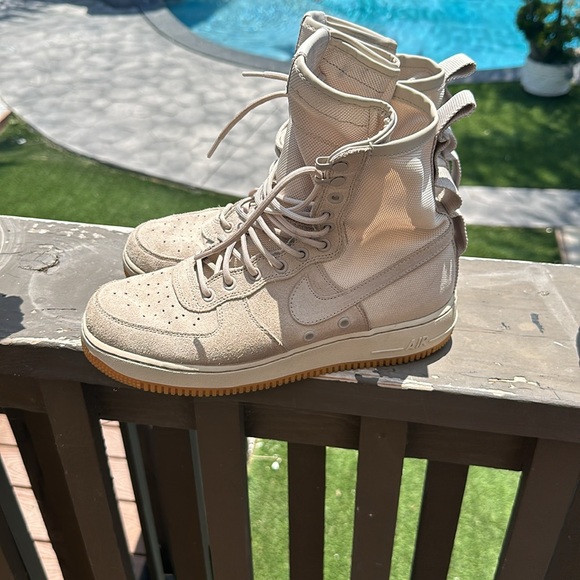 Nike high tops - Picture 3 of 4